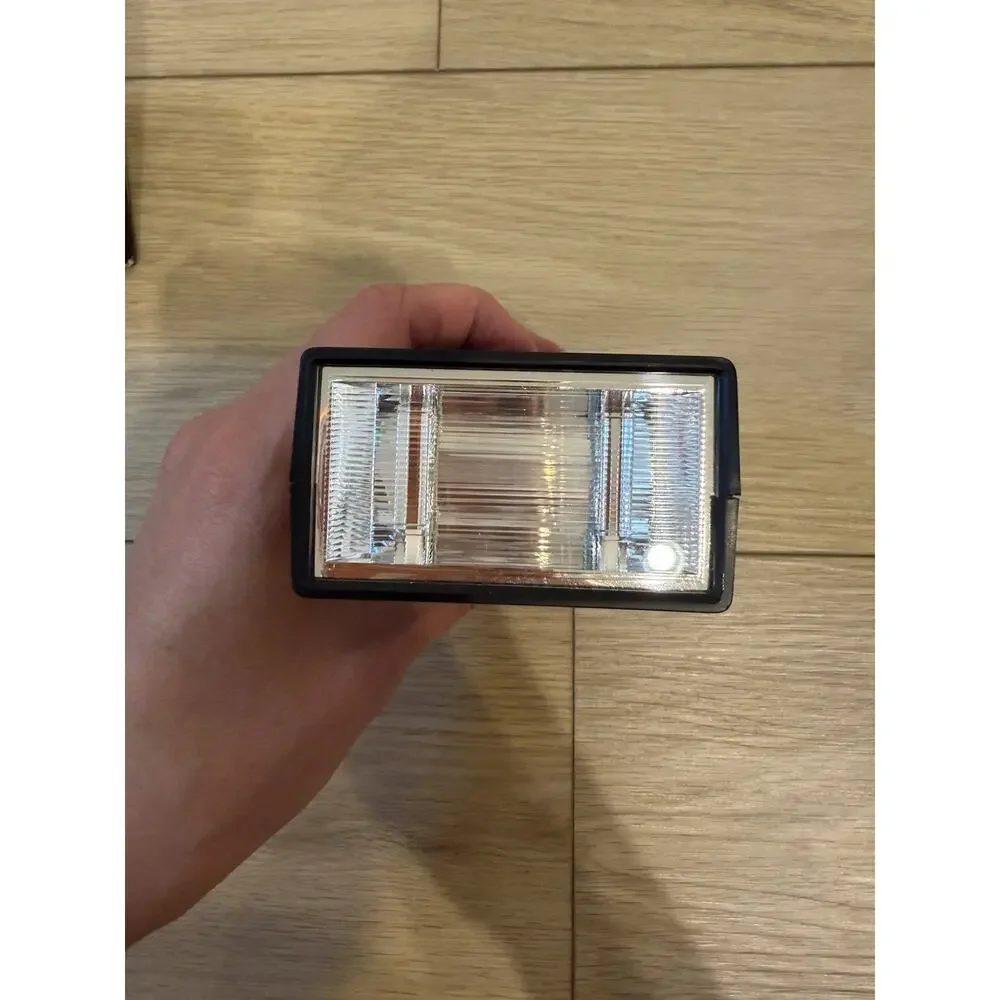 Nishika Twin Light 3010 Variable Angle Electronic Flash IN BOX Vintage 1991.